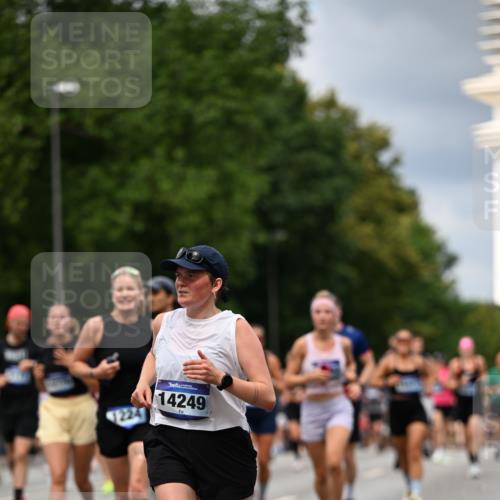 29.06.2025 - hella hamburg halbmarathon Dr. Thomas Lammeyer http://msf.ph/oto/8347562 29.06.2025 10:40:43 Kennedybrücke 1008, 1010, 1102, 1224, 1284, 3243, 3401, 3699, 4245, 4937, 5171, 5246, 5540, 5747, 5809, 5919, 6184, 6417, 7632, 8530, 8581, 9229, 9295, 9432, 9694, 9701, 9806, 10487, 10531, 10577, 10984 meine-sportfotos.de