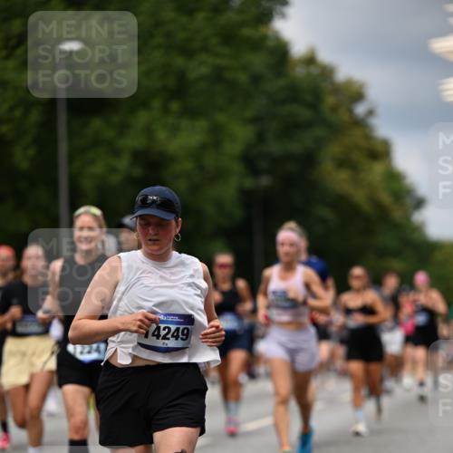 29.06.2025 - hella hamburg halbmarathon Dr. Thomas Lammeyer http://msf.ph/oto/8347601 29.06.2025 10:40:43 Kennedybrücke 1008, 1010, 1102, 1224, 1284, 3243, 3401, 3699, 4245, 4937, 5171, 5246, 5540, 5747, 5809, 5919, 6184, 6417, 7632, 8530, 8581, 9229, 9295, 9432, 9694, 9701, 9806, 10487, 10531, 10577, 10984 meine-sportfotos.de