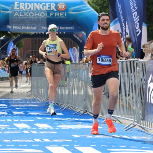 29.06.2025 - hella hamburg halbmarathon Strokosch-Dieckow http://msf.ph/oto/8347611 29.06.2025 10:32:16 Ziel 1894, 7272, 10484, 10876, 16065 meine-sportfotos.de
