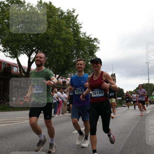 29.06.2025 - hella hamburg halbmarathon Yannick Fuchs http://msf.ph/oto/8347660 29.06.2025 10:52:31 20KM 1319, 1833, 2159, 2250, 2619, 2711, 2996, 4550, 4767, 5675, 6592, 6860, 7659, 7856, 8089, 8392, 9156, 9230, 9353, 9553, 9555, 9835, 10020, 10268, 10319, 10518, 10539, 10703, 11394, 11605, 11808, 11846, 12495, 12734, 12735, 12809, 13287, 13512, 13654, 13694, 14355, 14673, 15197, 16189, 16206, 16409, 16922, 16924, 17531, 17665, 17782, 17814, 17839, 17931, 17967, 18556, 18682, 18727, 18833, 18985, 19002, 19003 meine-sportfotos.de