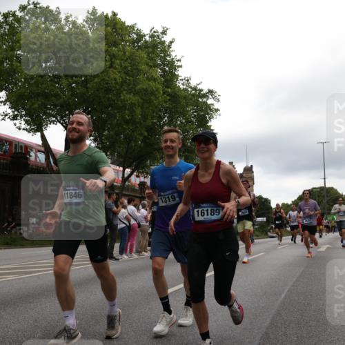 29.06.2025 - hella hamburg halbmarathon Yannick Fuchs http://msf.ph/oto/8347696 29.06.2025 10:52:31 20KM 1319, 1833, 2159, 2250, 2619, 2711, 2996, 4550, 4767, 5675, 6592, 6860, 7659, 7856, 8089, 8392, 9156, 9230, 9353, 9553, 9555, 9835, 10020, 10268, 10319, 10518, 10539, 10703, 11394, 11605, 11808, 11846, 12495, 12734, 12735, 12809, 13287, 13512, 13654, 13694, 14355, 14673, 15197, 16189, 16206, 16409, 16922, 16924, 17531, 17665, 17782, 17814, 17839, 17931, 17967, 18556, 18682, 18727, 18833, 18985, 19002, 19003 meine-sportfotos.de