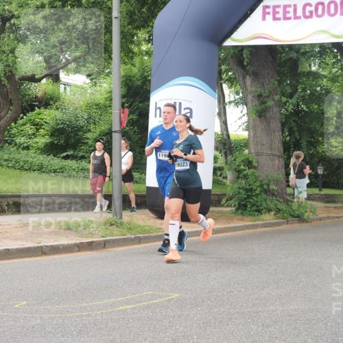 29.06.2025 - hella hamburg halbmarathon KatJ http://msf.ph/oto/8347705 29.06.2025 10:50:02 Zwischen KM18-KM19 1427, 1464, 2683, 3921, 4538, 5384 meine-sportfotos.de