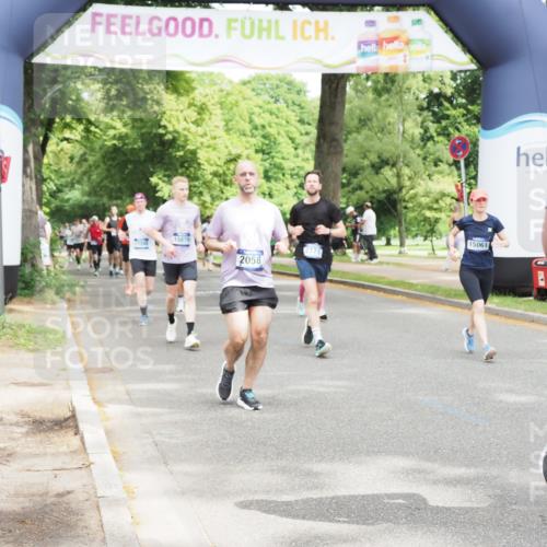 29.06.2025 - hella hamburg halbmarathon MichiJ http://msf.ph/oto/8347734 29.06.2025 10:40:46 Zwischen KM18-KM19 1267, 2058, 2771, 5077, 6723, 7509, 8335, 10263, 10549, 10724, 11009, 11333, 11689, 12607, 12910, 13297, 14239, 15061, 15497, 15879, 16467, 18418, 18666 meine-sportfotos.de