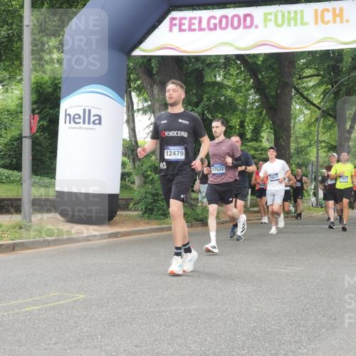 29.06.2025 - hella hamburg halbmarathon KatJ http://msf.ph/oto/8347809 29.06.2025 10:50:04 Zwischen KM18-KM19 1427, 1464, 2683, 7243 meine-sportfotos.de