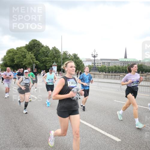 29.06.2025 - hella hamburg halbmarathon Jannik Wohlers http://msf.ph/oto/8347811 29.06.2025 10:56:25 Lombardsbrücke 1207, 2887, 2932, 2991, 3348, 3387, 3418, 3516, 3517, 3614, 4094, 4118, 5589, 5911, 5944, 6284, 6348, 6349, 7381, 7416, 7417, 8150, 8197, 8939, 8943, 9172, 9210, 9402, 9404, 9517, 9902, 9905, 9910, 10016, 10138, 10309, 10450, 10571, 10632, 10936, 11047, 11089, 11204, 12328, 12345, 12354, 12828, 12993, 13108, 13273, 13276, 13671, 13801, 13834, 14117, 14472, 14711, 14746, 15215, 15630, 15748, 15823 meine-sportfotos.de