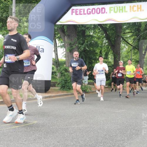 29.06.2025 - hella hamburg halbmarathon KatJ http://msf.ph/oto/8347853 29.06.2025 10:50:05 Zwischen KM18-KM19 1427, 1464, 7243 meine-sportfotos.de