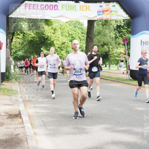 29.06.2025 - hella hamburg halbmarathon MichiJ http://msf.ph/oto/8347864 29.06.2025 10:40:46 Zwischen KM18-KM19 1267, 2058, 2771, 5077, 6723, 7509, 8335, 10263, 10549, 10724, 11009, 11333, 11689, 12607, 12910, 13297, 14239, 15061, 15497, 15879, 16467, 18418, 18666 meine-sportfotos.de