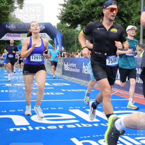 29.06.2025 - hella hamburg halbmarathon Strokosch-Dieckow http://msf.ph/oto/8347898 29.06.2025 10:53:00 Ziel 2099, 2208, 3059, 3258, 3334, 4121, 4770, 5907, 7509, 7864, 8139, 8587, 9093, 9537, 10724, 12155, 12367, 12519, 12910, 14323, 14791, 15430, 18590, 18720, 19208 meine-sportfotos.de