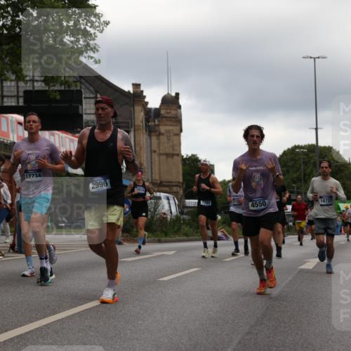 29.06.2025 - hella hamburg halbmarathon Yannick Fuchs http://msf.ph/oto/8347965 29.06.2025 10:52:32 20KM 1319, 1833, 2159, 2250, 2619, 2711, 2996, 4550, 4767, 5675, 6592, 6860, 7659, 7856, 8089, 8392, 9156, 9353, 9553, 9555, 9835, 10020, 10268, 10319, 10518, 10539, 10703, 11394, 11605, 11808, 11846, 12495, 12734, 12735, 12809, 13287, 13512, 13654, 13694, 14355, 14673, 15197, 16189, 16206, 16409, 16922, 16924, 17531, 17665, 17782, 17814, 17839, 17931, 17967, 18556, 18682, 18727, 18833, 18985, 19002, 19003 meine-sportfotos.de