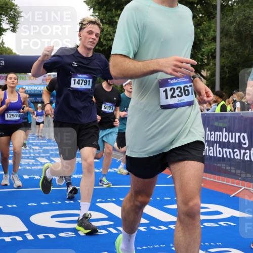 29.06.2025 - hella hamburg halbmarathon Strokosch-Dieckow http://msf.ph/oto/8347996 29.06.2025 10:53:00 Ziel 2099, 2208, 3059, 3258, 3334, 4121, 4770, 5907, 7509, 7864, 8139, 8587, 9093, 9537, 10724, 12155, 12367, 12519, 12910, 14323, 14791, 15430, 18590, 18720, 19208 meine-sportfotos.de