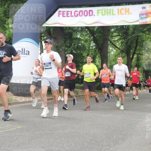 29.06.2025 - hella hamburg halbmarathon KatJ http://msf.ph/oto/8348006 29.06.2025 10:50:07 Zwischen KM18-KM19 1427, 7243 meine-sportfotos.de