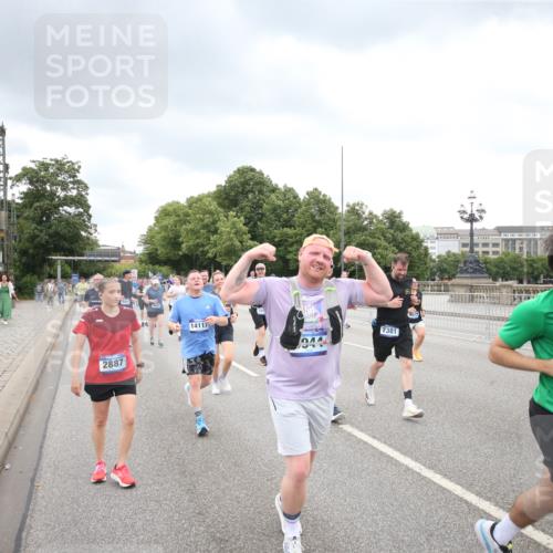 29.06.2025 - hella hamburg halbmarathon Jannik Wohlers http://msf.ph/oto/8348015 29.06.2025 10:56:27 Lombardsbrücke 1207, 2932, 3348, 3387, 3418, 3485, 3516, 3517, 4094, 4118, 4568, 4569, 5589, 5911, 5944, 6284, 6348, 6349, 7381, 7416, 7417, 8150, 8197, 9172, 9210, 9402, 9404, 9517, 9902, 9905, 10016, 10138, 10309, 10450, 10632, 11047, 12328, 12345, 12354, 12828, 12993, 13108, 13194, 13273, 13276, 13671, 13801, 13834, 14117, 14472, 14711, 15215, 15630, 15748, 15823 meine-sportfotos.de
