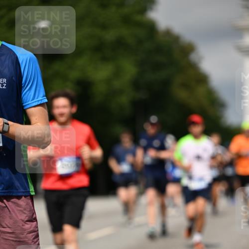 29.06.2025 - hella hamburg halbmarathon Dr. Thomas Lammeyer http://msf.ph/oto/8348022 29.06.2025 10:18:22 Kennedybrücke 1071, 1131, 1406, 1480, 2990, 3020, 3025, 3154, 3728, 3756, 3834, 3939, 5191, 5546, 5670, 6028, 6083, 6366, 6717, 7209, 7442, 7802, 7840, 7991, 8001, 8055, 8147, 8409, 9173, 9663, 9845, 10224, 10610, 10977, 11355 meine-sportfotos.de