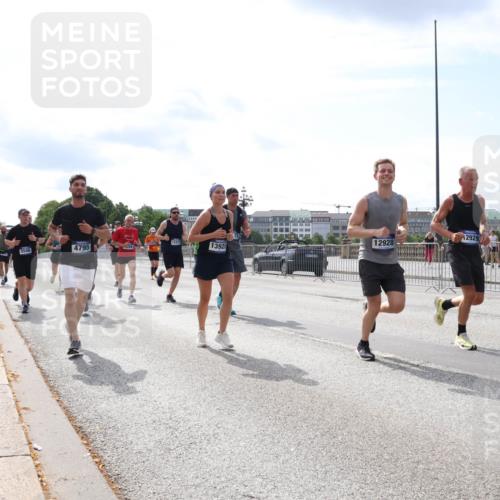 29.06.2025 - hella hamburg halbmarathon Lena Gebhardt http://msf.ph/oto/8348041 29.06.2025 10:13:41 Lombardsbrücke 4795, 13928, 12928, 2929, 1007, 1131, 1480, 1747, 1859, 2055, 2359, 2721, 2904, 2961, 2987, 3218, 3360, 3728, 3729, 4001, 4187, 4795, 4950, 5232, 5546, 5631, 5719, 6026, 6489, 6710, 6717, 6724, 7346, 7446, 7447, 7460, 7462, 7913, 8279, 8673, 8913, 9128, 9527, 9612, 9631, 10442, 10443, 10977, 11441, 12313, 12492, 12797, 12928, 12929, 13331, 13928, 15085, 15482, 15663, 15721, 15722, 15922, 16491, 17472, 17474, 17985, 17988, 18222, 18231, 18732 meine-sportfotos.de