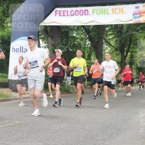29.06.2025 - hella hamburg halbmarathon KatJ http://msf.ph/oto/8348049 29.06.2025 10:50:07 Zwischen KM18-KM19 1427, 7243 meine-sportfotos.de