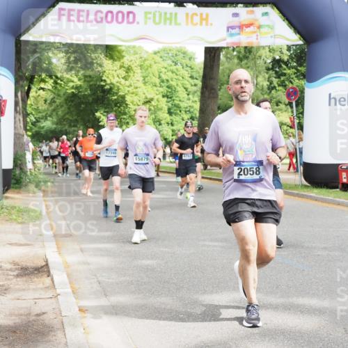 29.06.2025 - hella hamburg halbmarathon MichiJ http://msf.ph/oto/8348065 29.06.2025 10:40:47 Zwischen KM18-KM19 1267, 2058, 2771, 5077, 7509, 8335, 10263, 10549, 10724, 11689, 12910, 13297, 15061, 15497, 15879, 18418, 18666 meine-sportfotos.de