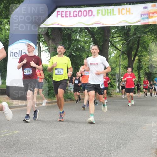 29.06.2025 - hella hamburg halbmarathon KatJ http://msf.ph/oto/8348105 29.06.2025 10:50:08 Zwischen KM18-KM19 1427, 7243 meine-sportfotos.de