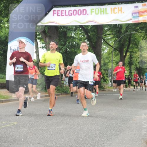 29.06.2025 - hella hamburg halbmarathon KatJ http://msf.ph/oto/8348120 29.06.2025 10:50:08 Zwischen KM18-KM19 1427, 7243 meine-sportfotos.de