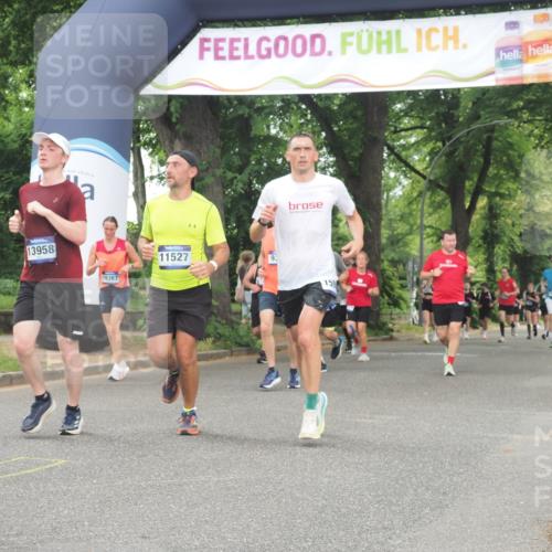 29.06.2025 - hella hamburg halbmarathon KatJ http://msf.ph/oto/8348130 29.06.2025 10:50:08 Zwischen KM18-KM19 1427, 7243 meine-sportfotos.de