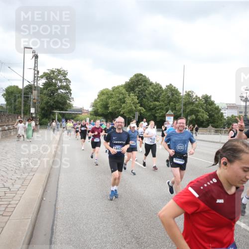 29.06.2025 - hella hamburg halbmarathon Jannik Wohlers http://msf.ph/oto/8348155 29.06.2025 10:56:29 Lombardsbrücke 1207, 2932, 3348, 3387, 3418, 3485, 3516, 3517, 4094, 4118, 4568, 4569, 5589, 5944, 6284, 6348, 6349, 7381, 7416, 7417, 7964, 8150, 8197, 9172, 9210, 9402, 9404, 9517, 9902, 9905, 10016, 10138, 10309, 10450, 10632, 11047, 12328, 12345, 12354, 12828, 12829, 12993, 13194, 13273, 13276, 13671, 13801, 13834, 14117, 14472, 15215, 15499, 15630, 15748, 15823 meine-sportfotos.de
