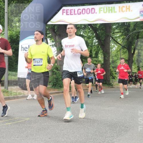 29.06.2025 - hella hamburg halbmarathon KatJ http://msf.ph/oto/8348162 29.06.2025 10:50:08 Zwischen KM18-KM19 1427, 7243 meine-sportfotos.de