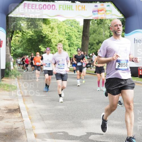 29.06.2025 - hella hamburg halbmarathon MichiJ http://msf.ph/oto/8348163 29.06.2025 10:40:47 Zwischen KM18-KM19 1267, 2058, 2771, 5077, 7509, 8335, 10263, 10549, 10724, 11689, 12910, 13297, 15061, 15497, 15879, 18418, 18666 meine-sportfotos.de