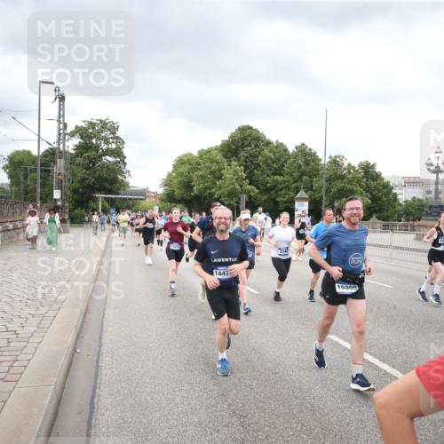29.06.2025 - hella hamburg halbmarathon Jannik Wohlers http://msf.ph/oto/8348174 29.06.2025 10:56:29 Lombardsbrücke 1207, 2932, 3348, 3387, 3418, 3485, 3516, 3517, 4094, 4118, 4568, 4569, 5589, 5944, 6284, 6348, 6349, 7381, 7416, 7417, 7964, 8150, 8197, 9172, 9210, 9402, 9404, 9517, 9902, 9905, 10016, 10138, 10309, 10450, 10632, 11047, 12328, 12345, 12354, 12828, 12829, 12993, 13194, 13273, 13276, 13671, 13801, 13834, 14117, 14472, 15215, 15499, 15630, 15748, 15823 meine-sportfotos.de