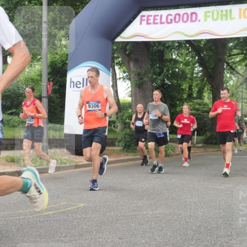 29.06.2025 - hella hamburg halbmarathon KatJ http://msf.ph/oto/8348187 29.06.2025 10:50:09 Zwischen KM18-KM19 4328, 7243 meine-sportfotos.de