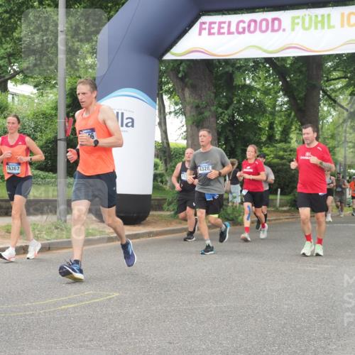 29.06.2025 - hella hamburg halbmarathon KatJ http://msf.ph/oto/8348207 29.06.2025 10:50:10 Zwischen KM18-KM19 4328, 7243 meine-sportfotos.de