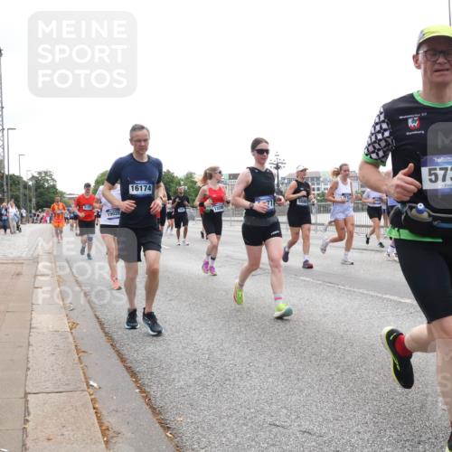 29.06.2025 - hella hamburg halbmarathon Lena Gebhardt http://msf.ph/oto/8348215 29.06.2025 10:38:34 Lombardsbrücke 4155, 19028, 16174, 7692, 13200, 5089, 7001, 5735, 56, 1196, 1390, 1394, 1457, 1596, 1721, 1742, 1791, 1966, 2113, 2151, 2498, 2576, 2660, 2693, 3010, 3094, 3095, 3216, 3242, 3286, 3323, 3338, 3635, 3636, 3716, 3726, 3777, 3841, 3927, 4028, 4139, 4155, 4159, 4259, 4260, 4316, 4414, 4883, 5085, 5089, 5155, 5300, 5617, 5684, 5713, 5735, 5913, 6199, 6200, 6695, 6696, 6751, 6875, 6930, 7117, 7148, 7165, 7263, 7371, 7552, 7561, 7692, 7849, 7868, 7914, 8367, 9708 meine-sportfotos.de