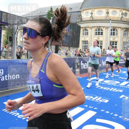 29.06.2025 - hella hamburg halbmarathon Michael Strokosch http://msf.ph/oto/8348316 29.06.2025 10:52:31 Ziel 3715, 7178, 7232, 8371, 8661, 9145, 9876, 11791, 13015, 13211, 14561, 15144, 15980, 17997 meine-sportfotos.de