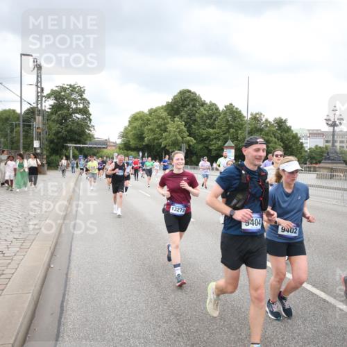 29.06.2025 - hella hamburg halbmarathon Jannik Wohlers http://msf.ph/oto/8348348 29.06.2025 10:56:31 Lombardsbrücke 1207, 2871, 2932, 3348, 3387, 3418, 3470, 3485, 3516, 3517, 4094, 4118, 4568, 4569, 5589, 5944, 6284, 6348, 6349, 6981, 7381, 7416, 7417, 7964, 8150, 8197, 8546, 9298, 9299, 9402, 9404, 9513, 9517, 9902, 9905, 10016, 10138, 10142, 10309, 10450, 10632, 11047, 11050, 12226, 12328, 12345, 12828, 12829, 12993, 13194, 13273, 13276, 13671, 13801, 13834, 13878, 14117, 14472, 15215, 15499, 15630, 15748, 15823 meine-sportfotos.de