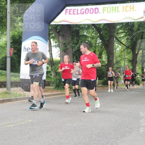 29.06.2025 - hella hamburg halbmarathon KatJ http://msf.ph/oto/8348352 29.06.2025 10:50:10 Zwischen KM18-KM19 4328, 7243 meine-sportfotos.de