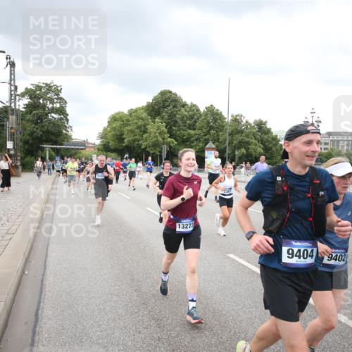 29.06.2025 - hella hamburg halbmarathon Jannik Wohlers http://msf.ph/oto/8348418 29.06.2025 10:56:31 Lombardsbrücke 1207, 2871, 2932, 3348, 3387, 3418, 3470, 3485, 3516, 3517, 4094, 4118, 4568, 4569, 5589, 5944, 6284, 6348, 6349, 6981, 7381, 7416, 7417, 7964, 8150, 8197, 8546, 9298, 9299, 9402, 9404, 9513, 9517, 9902, 9905, 10016, 10138, 10142, 10309, 10450, 10632, 11047, 11050, 12226, 12328, 12345, 12828, 12829, 12993, 13194, 13273, 13276, 13671, 13801, 13834, 13878, 14117, 14472, 15215, 15499, 15630, 15748, 15823 meine-sportfotos.de