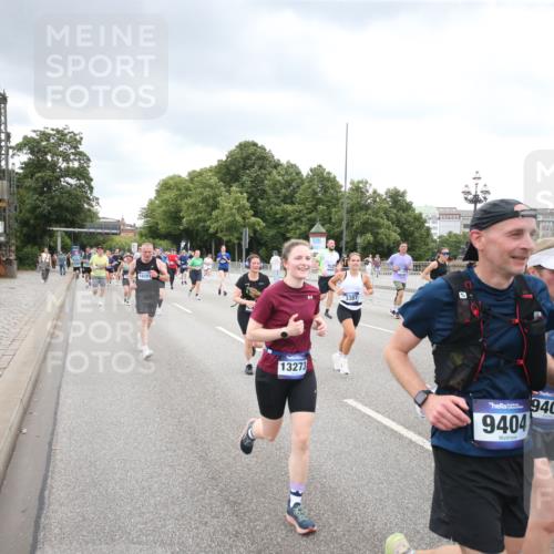 29.06.2025 - hella hamburg halbmarathon Jannik Wohlers http://msf.ph/oto/8348440 29.06.2025 10:56:31 Lombardsbrücke 1207, 2871, 2932, 3348, 3387, 3418, 3470, 3485, 3516, 3517, 4094, 4118, 4568, 4569, 5589, 5944, 6284, 6348, 6349, 6981, 7381, 7416, 7417, 7964, 8150, 8197, 8546, 9298, 9299, 9402, 9404, 9513, 9517, 9902, 9905, 10016, 10138, 10142, 10309, 10450, 10632, 11047, 11050, 12226, 12328, 12345, 12828, 12829, 12993, 13194, 13273, 13276, 13671, 13801, 13834, 13878, 14117, 14472, 15215, 15499, 15630, 15748, 15823 meine-sportfotos.de