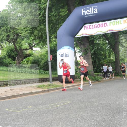 29.06.2025 - hella hamburg halbmarathon KatJ http://msf.ph/oto/8348476 29.06.2025 10:20:44 Zwischen KM18-KM19  meine-sportfotos.de