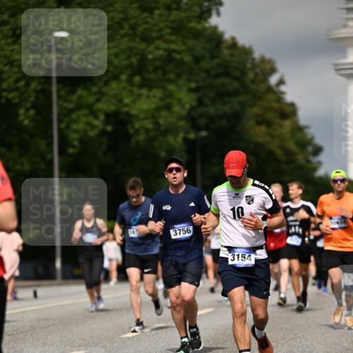 29.06.2025 - hella hamburg halbmarathon Dr. Thomas Lammeyer http://msf.ph/oto/8348496 29.06.2025 10:18:23 Kennedybrücke 1071, 1131, 1406, 1480, 2990, 3020, 3025, 3154, 3728, 3756, 3834, 3939, 5191, 5546, 5670, 6028, 6083, 6366, 6717, 7209, 7442, 7802, 7840, 7991, 8055, 8147, 8409, 9173, 9663, 10224, 10610, 10977, 11355 meine-sportfotos.de