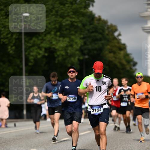 29.06.2025 - hella hamburg halbmarathon Dr. Thomas Lammeyer http://msf.ph/oto/8348546 29.06.2025 10:18:24 Kennedybrücke 1071, 1131, 1406, 1480, 2990, 3020, 3025, 3154, 3728, 3756, 3834, 3939, 5191, 5546, 5670, 6028, 6083, 6366, 6717, 6724, 7209, 7442, 7802, 7840, 7991, 8055, 8147, 8409, 9173, 9663, 10224, 10610, 10977 meine-sportfotos.de