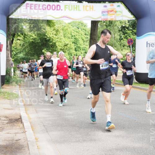 29.06.2025 - hella hamburg halbmarathon MichiJ http://msf.ph/oto/8348570 29.06.2025 10:40:54 Zwischen KM18-KM19 1502, 2058, 2099, 2884, 3103, 4189, 4299, 4938, 6762, 6994, 7147, 7478, 9537, 9791, 11430, 13327, 14323, 15146, 15179, 15879, 15946, 16623, 16750, 17348, 18143, 18666 meine-sportfotos.de