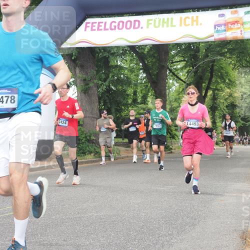 29.06.2025 - hella hamburg halbmarathon KatJ http://msf.ph/oto/8348650 29.06.2025 10:50:15 Zwischen KM18-KM19 2424, 2685, 4328, 7453 meine-sportfotos.de