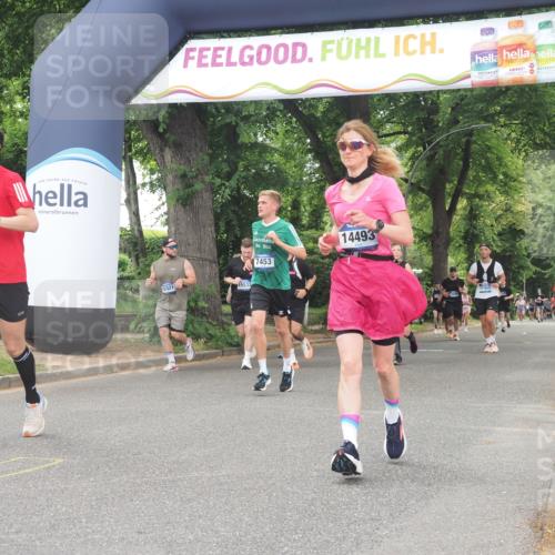 29.06.2025 - hella hamburg halbmarathon KatJ http://msf.ph/oto/8348719 29.06.2025 10:50:16 Zwischen KM18-KM19 2424, 2685, 4328, 7290, 7453 meine-sportfotos.de