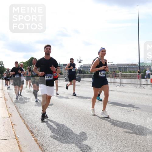 29.06.2025 - hella hamburg halbmarathon Lena Gebhardt http://msf.ph/oto/8348781 29.06.2025 10:13:41 Lombardsbrücke 791, 5546, 4795, 12313, 1392, 1007, 1131, 1480, 1747, 1859, 2055, 2359, 2721, 2904, 2961, 2987, 3218, 3360, 3728, 3729, 4001, 4187, 4795, 4950, 5232, 5546, 5631, 5719, 6026, 6489, 6710, 6717, 6724, 7346, 7446, 7447, 7460, 7462, 7913, 8279, 8673, 8913, 9128, 9527, 9612, 9631, 10442, 10443, 10977, 11441, 12313, 12492, 12797, 12928, 12929, 13331, 13928, 15085, 15482, 15663, 15721, 15722, 15922, 16491, 17472, 17474, 17985, 17988, 18222, 18231, 18732 meine-sportfotos.de