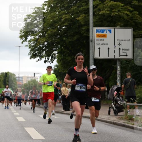 29.06.2025 - hella hamburg halbmarathon Yannick Fuchs http://msf.ph/oto/8348782 29.06.2025 10:52:34 20KM 1319, 1833, 2159, 2250, 2619, 2711, 2996, 4550, 4767, 5675, 6860, 7659, 7856, 8089, 8392, 9156, 9353, 9553, 9555, 9835, 10020, 10268, 10319, 10518, 10539, 10703, 10915, 11394, 11605, 11808, 11846, 12495, 12734, 12735, 12809, 13287, 13512, 13654, 13694, 14355, 14673, 15197, 16189, 16206, 16409, 16922, 16924, 17531, 17665, 17782, 17810, 17814, 17839, 17852, 17931, 17967, 18556, 18682, 18727, 18730, 18833, 18985, 19002, 19003 meine-sportfotos.de