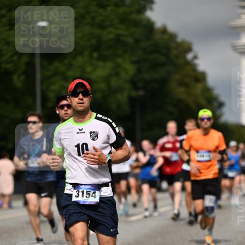 29.06.2025 - hella hamburg halbmarathon Dr. Thomas Lammeyer http://msf.ph/oto/8348813 29.06.2025 10:18:25 Kennedybrücke 1071, 1131, 1406, 1480, 1728, 2990, 3020, 3025, 3154, 3728, 3756, 3834, 3939, 5191, 5546, 5670, 6028, 6083, 6181, 6366, 6717, 6724, 7209, 7442, 7802, 7840, 7991, 8055, 8147, 8409, 8755, 9173, 9663, 10224, 10610, 10977 meine-sportfotos.de