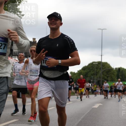 29.06.2025 - hella hamburg halbmarathon Yannick Fuchs http://msf.ph/oto/8349036 29.06.2025 10:52:35 20KM 1319, 1833, 2159, 2250, 2619, 2711, 2996, 4550, 4767, 5675, 6860, 7659, 7856, 8089, 8392, 9156, 9353, 9553, 9555, 9835, 10020, 10268, 10319, 10518, 10539, 10703, 10915, 11394, 11605, 11808, 11846, 12495, 12734, 12735, 12809, 13287, 13512, 13654, 13694, 14355, 14673, 15197, 16189, 16206, 16409, 16922, 16924, 17531, 17665, 17782, 17810, 17814, 17839, 17852, 17931, 17967, 18556, 18682, 18727, 18730, 18833, 18985, 19002, 19003 meine-sportfotos.de