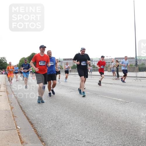 29.06.2025 - hella hamburg halbmarathon Lena Gebhardt http://msf.ph/oto/8349037 29.06.2025 10:38:37 Lombardsbrücke 4155, 5644, 13000, 56, 1196, 1232, 1390, 1451, 1457, 1596, 1721, 1742, 1791, 1966, 2113, 2151, 2498, 2576, 2660, 2693, 3010, 3094, 3095, 3216, 3242, 3286, 3323, 3338, 3635, 3636, 3716, 3726, 3777, 3841, 3927, 4028, 4139, 4155, 4159, 4257, 4259, 4260, 4316, 4320, 4883, 4964, 5085, 5089, 5155, 5300, 5617, 5684, 5735, 5913, 6200, 6695, 6696, 6751, 6875, 6930, 7117, 7148, 7165, 7263, 7371, 7552, 7561, 7692, 7849, 7868, 7914, 8367, 9708, 10554 meine-sportfotos.de