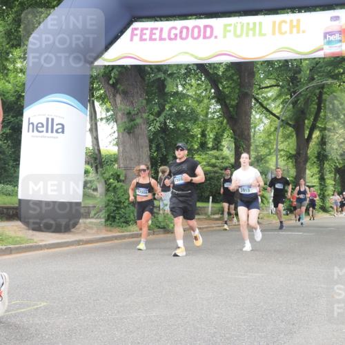 29.06.2025 - hella hamburg halbmarathon KatJ http://msf.ph/oto/8349038 29.06.2025 10:50:21 Zwischen KM18-KM19 2424, 3919, 7290, 7453, 7717 meine-sportfotos.de