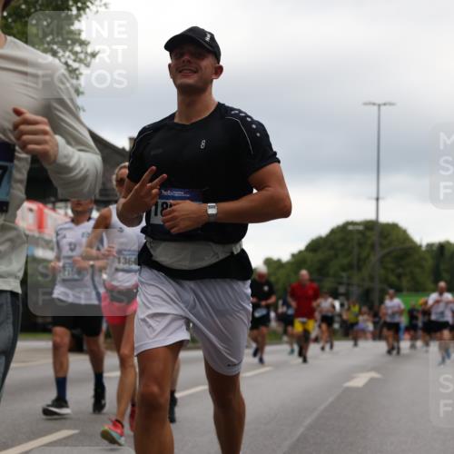 29.06.2025 - hella hamburg halbmarathon Yannick Fuchs http://msf.ph/oto/8349062 29.06.2025 10:52:35 20KM 1319, 1833, 2159, 2250, 2619, 2711, 2996, 4550, 4767, 5675, 6860, 7659, 7856, 8089, 8392, 9156, 9353, 9553, 9555, 9835, 10020, 10268, 10319, 10518, 10539, 10703, 10915, 11394, 11605, 11808, 11846, 12495, 12734, 12735, 12809, 13287, 13512, 13654, 13694, 14355, 14673, 15197, 16189, 16206, 16409, 16922, 16924, 17531, 17665, 17782, 17810, 17814, 17839, 17852, 17931, 17967, 18556, 18682, 18727, 18730, 18833, 18985, 19002, 19003 meine-sportfotos.de