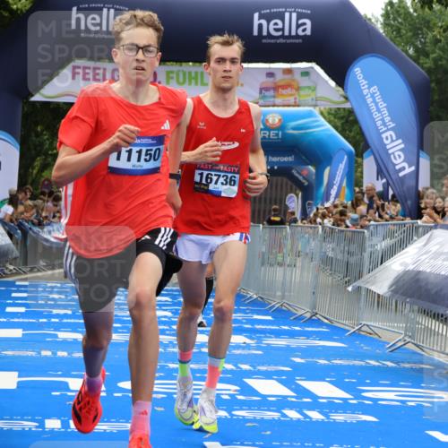 29.06.2025 - hella hamburg halbmarathon Strokosch-Dieckow http://msf.ph/oto/8349071 29.06.2025 10:32:07 Ziel 1407, 1686, 1894, 7272, 11150, 11370, 15826, 16505, 16736 meine-sportfotos.de