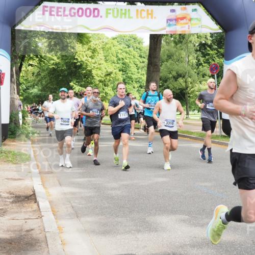 29.06.2025 - hella hamburg halbmarathon MichiJ http://msf.ph/oto/8349110 29.06.2025 10:40:58 Zwischen KM18-KM19 1502, 1727, 2070, 2884, 3103, 3310, 4189, 4299, 4938, 6942, 6994, 7147, 9537, 11430, 11992, 13997, 14323, 15146, 15179, 15980, 16623, 16750, 18143, 18720 meine-sportfotos.de